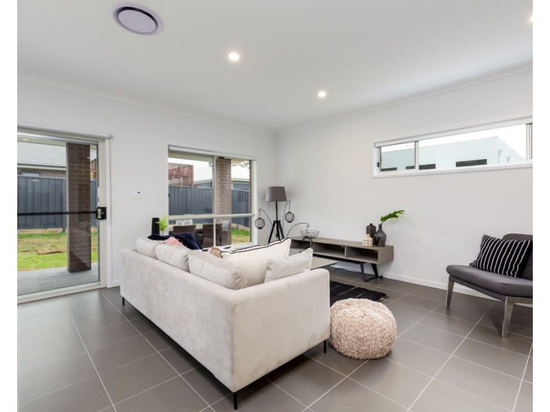 19 Windross Drive, Warners Bay NSW 2282