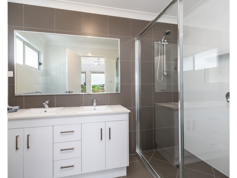 19 Windross Drive, Warners Bay NSW 2282