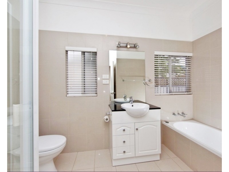 10 Albert Street, Mayfield NSW 2304