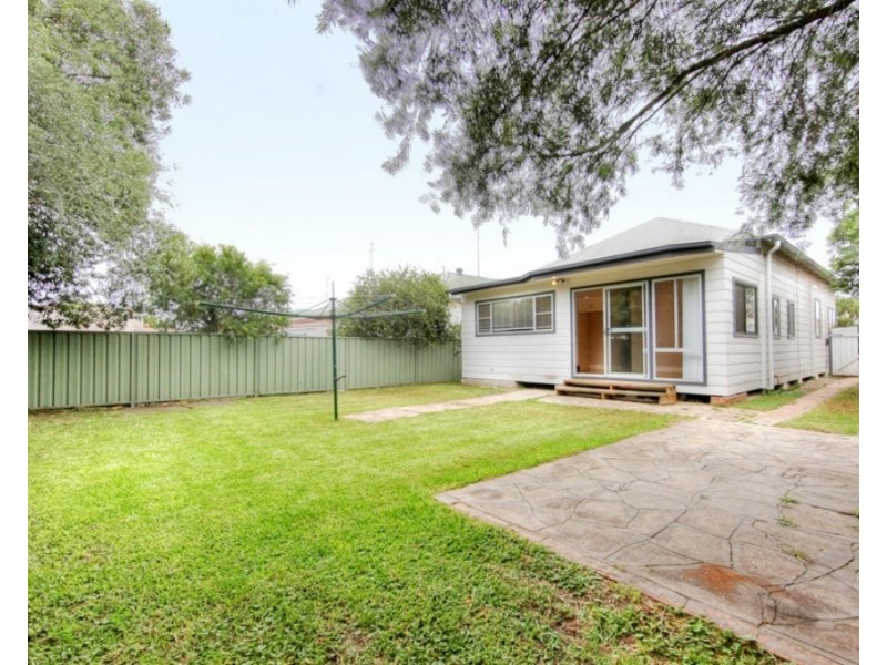 10 Albert Street, Mayfield NSW 2304