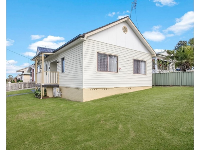 1 Prince Street, Fennell Bay NSW 2283