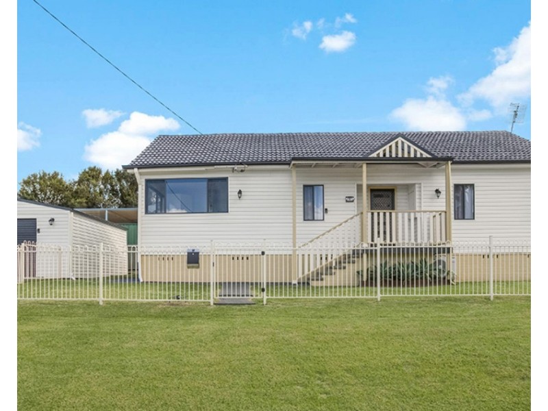 1 Prince Street, Fennell Bay NSW 2283