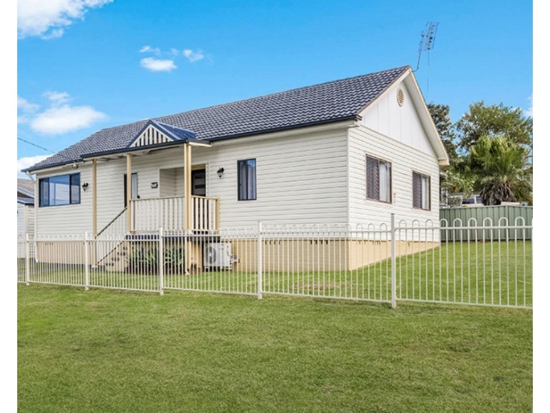 1 Prince Street, Fennell Bay NSW 2283