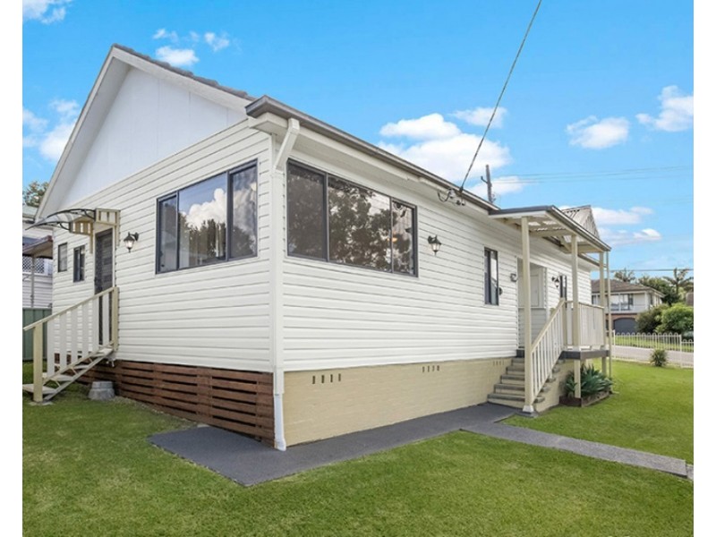 1 Prince Street, Fennell Bay NSW 2283