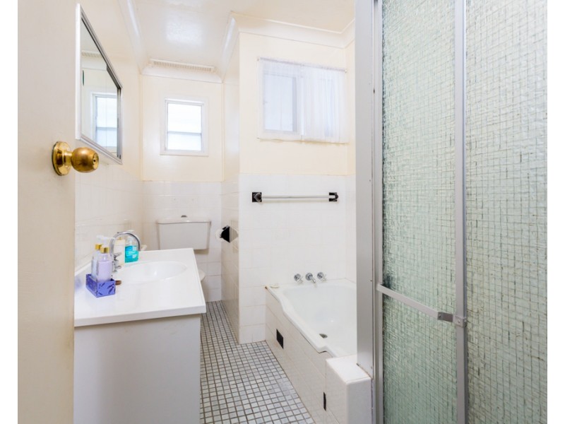 37 Waratah Street, Kahibah NSW 2290