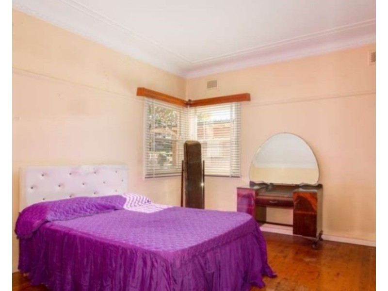 24 Mills Street, Warners Bay NSW 2282