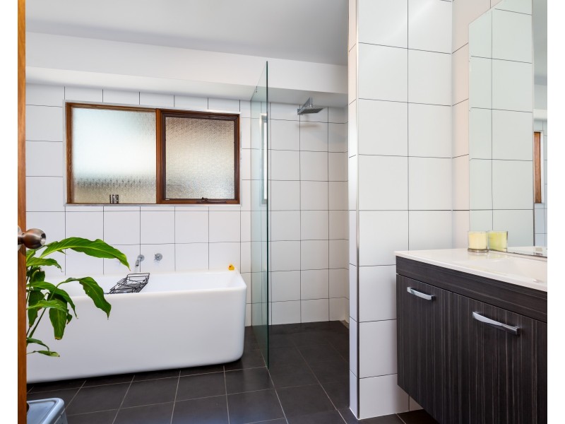 30 Haynes Avenue, Eleebana NSW 2282