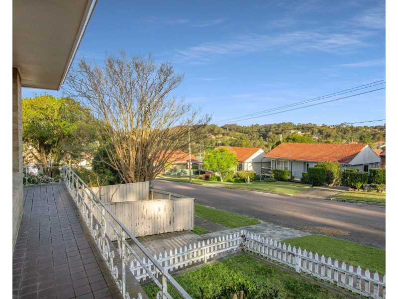 8 Rodway Parade, Kotara NSW 2289