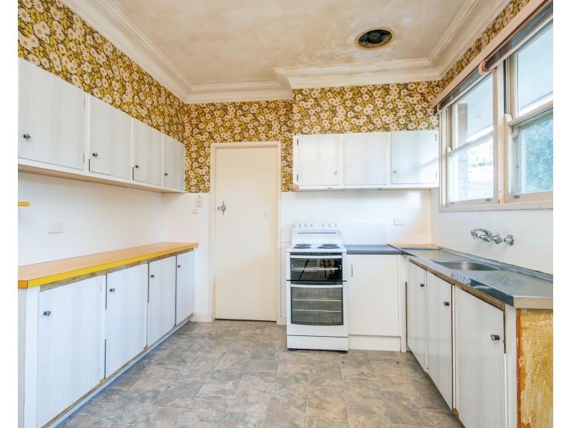 8 Rodway Parade, Kotara NSW 2289