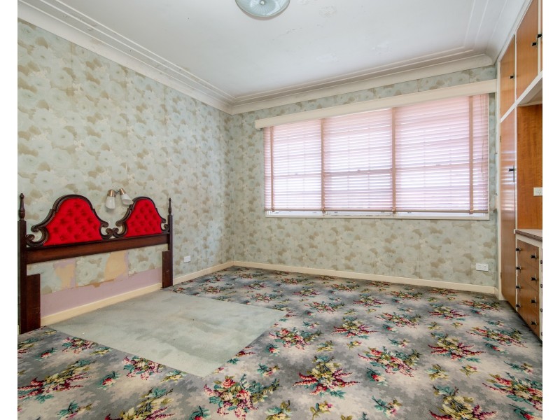 8 Rodway Parade, Kotara NSW 2289