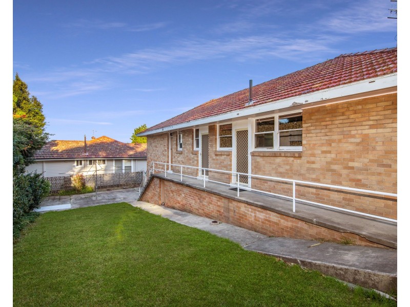 8 Rodway Parade, Kotara NSW 2289