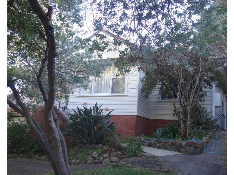 32 Lexington Parade, Adamstown Heights NSW 2289