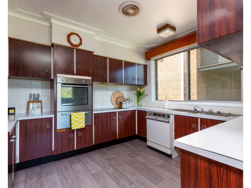 8 Crestwood Place, Warners Bay NSW 2282