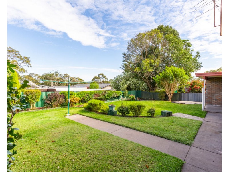 8 Crestwood Place, Warners Bay NSW 2282