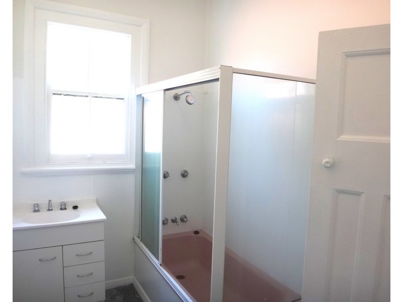 19 Coolamin Road, Waratah NSW 2298