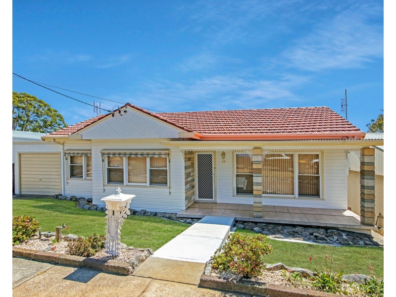 19 Crossland Street, Adamstown Heights NSW 2289