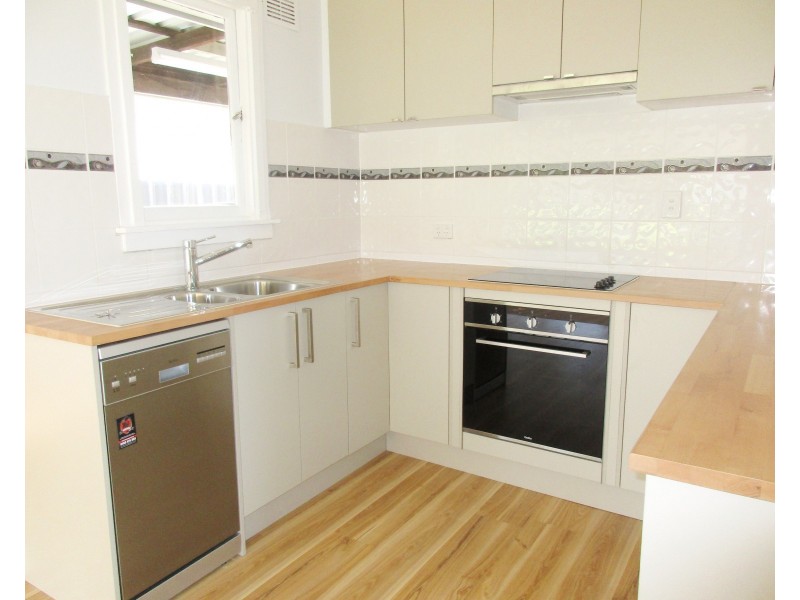 72 Coral Crescent, Gateshead NSW 2290