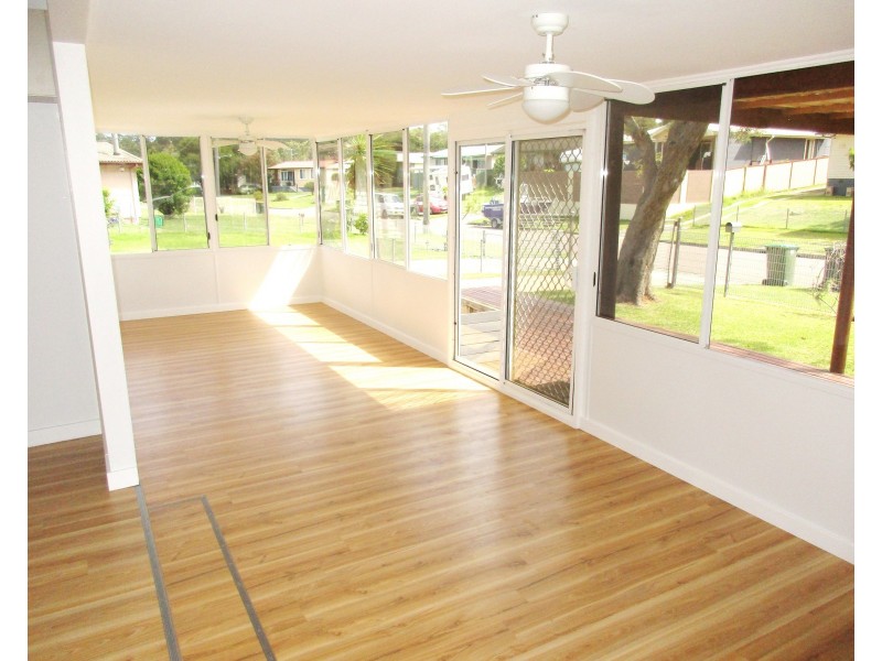 72 Coral Crescent, Gateshead NSW 2290