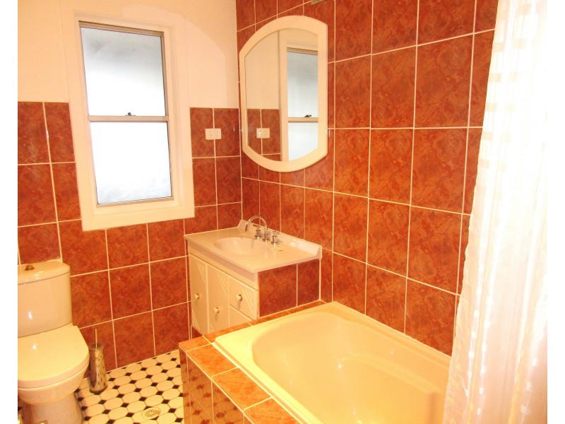 72 Coral Crescent, Gateshead NSW 2290