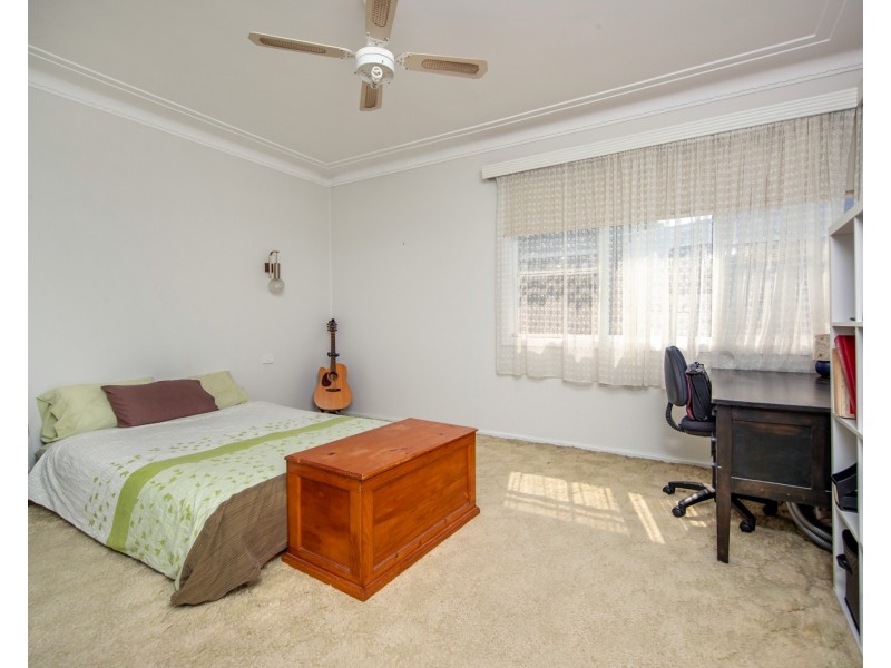 136 Rae Crescent, Kotara NSW 2289