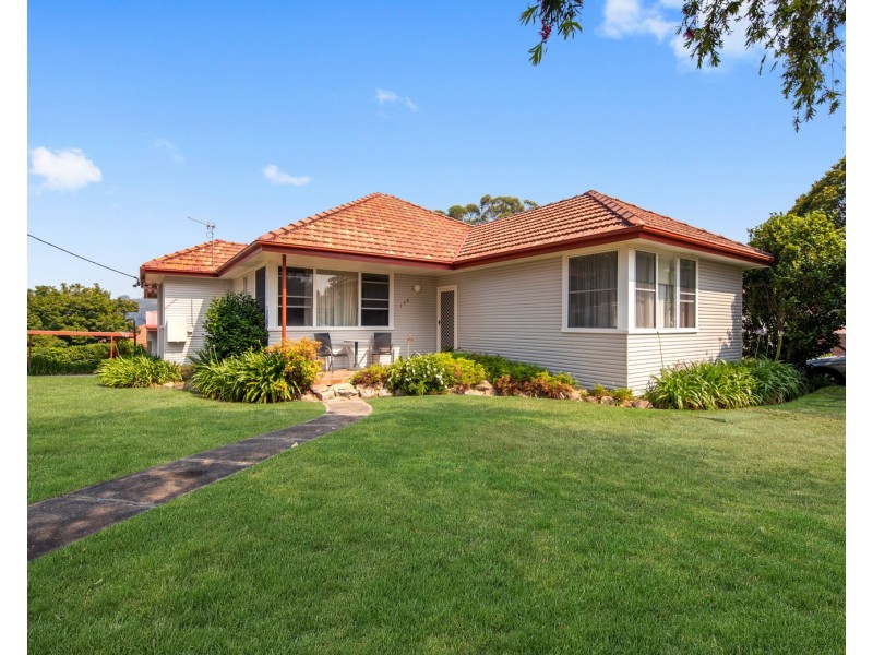 136 Rae Crescent, Kotara NSW 2289