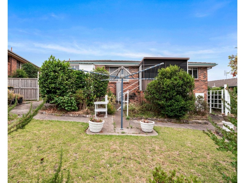 24 Tomaga Parade, Mount Hutton NSW 2290