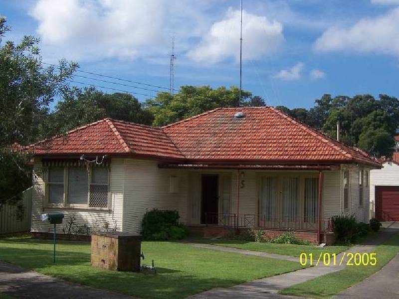 5 Randall Parade, Adamstown Heights NSW 2289