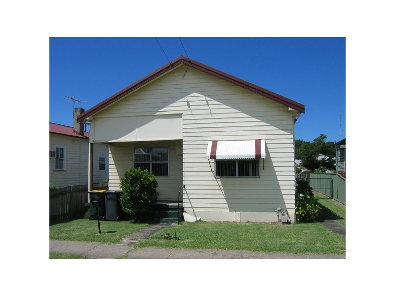 18 Denison Street, Mayfield NSW 2304