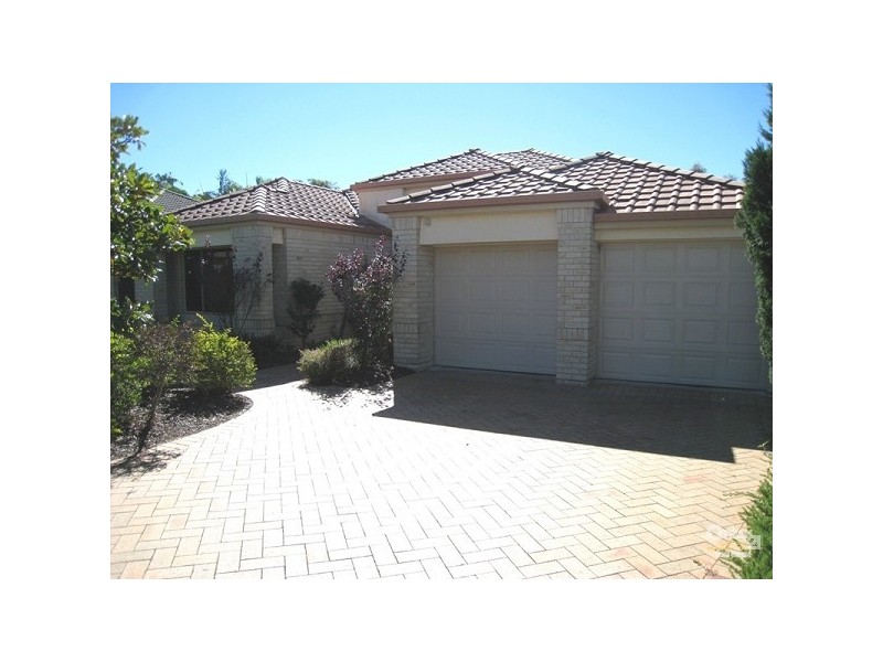 16 St Andrews Way, Fletcher NSW 2287