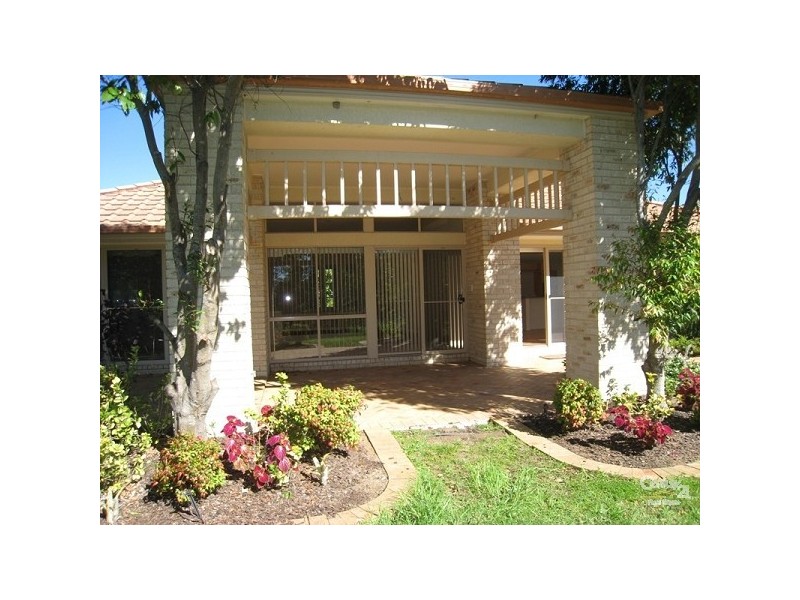 16 St Andrews Way, Fletcher NSW 2287