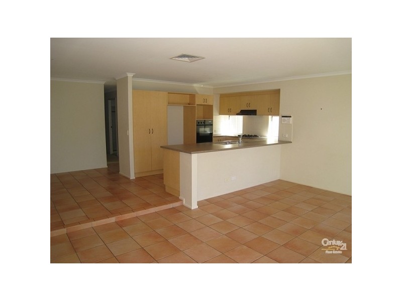 16 St Andrews Way, Fletcher NSW 2287