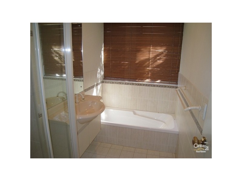 16 St Andrews Way, Fletcher NSW 2287