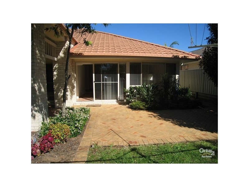 16 St Andrews Way, Fletcher NSW 2287