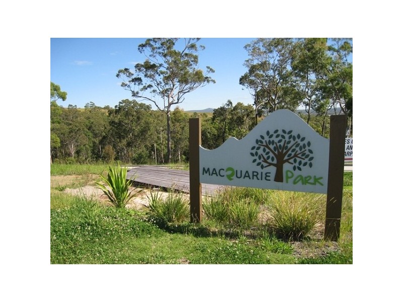 8 Ripon Way, Macquarie Hills NSW 2285