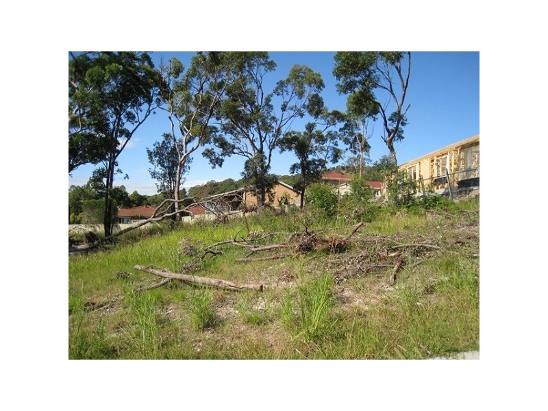 8 Ripon Way, Macquarie Hills NSW 2285
