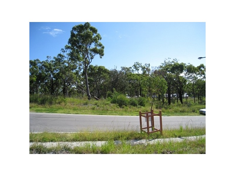 8 Ripon Way, Macquarie Hills NSW 2285