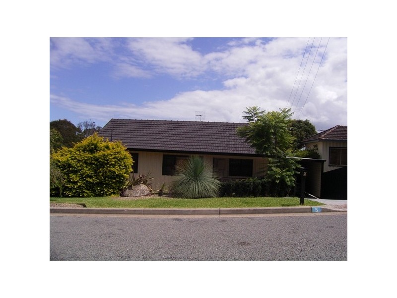 5 Roberts Street, Whitebridge NSW 2290