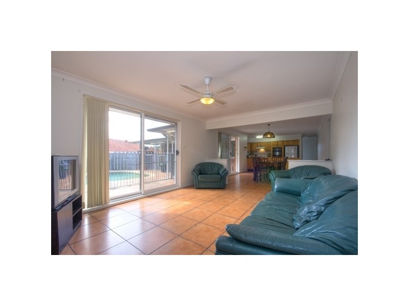 18 Buttermere Drive, Lakelands NSW 2282