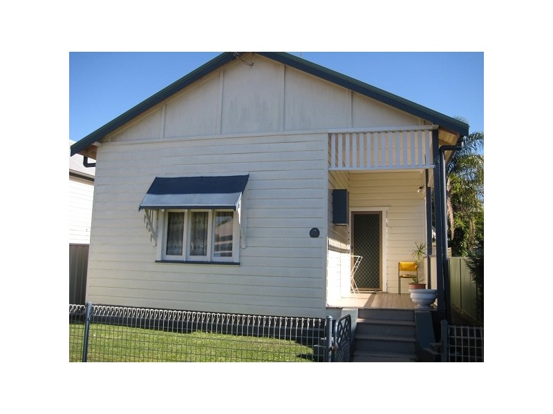 4 Buxton Lane, Adamstown NSW 2289