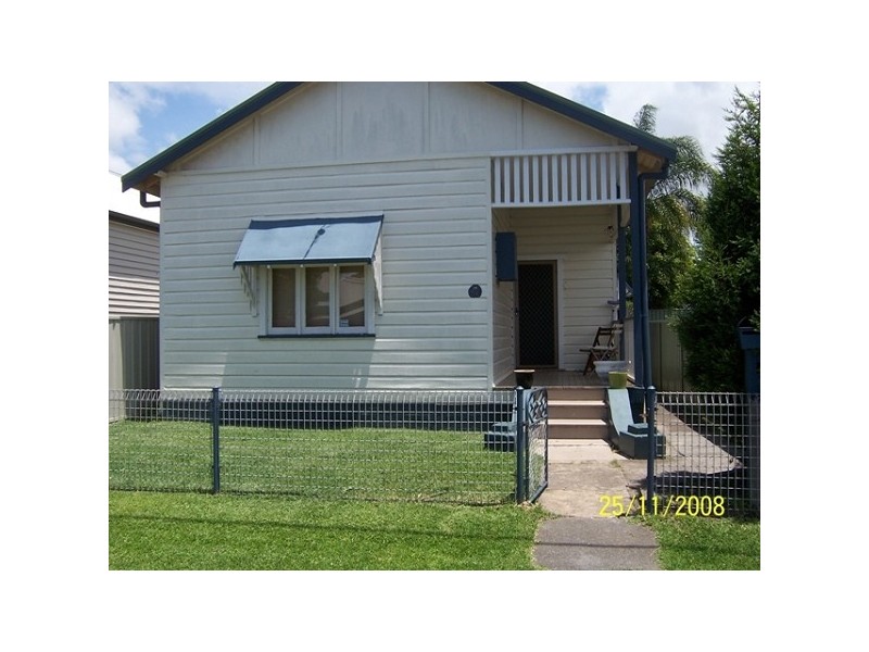 4 Buxton Lane, Adamstown NSW 2289