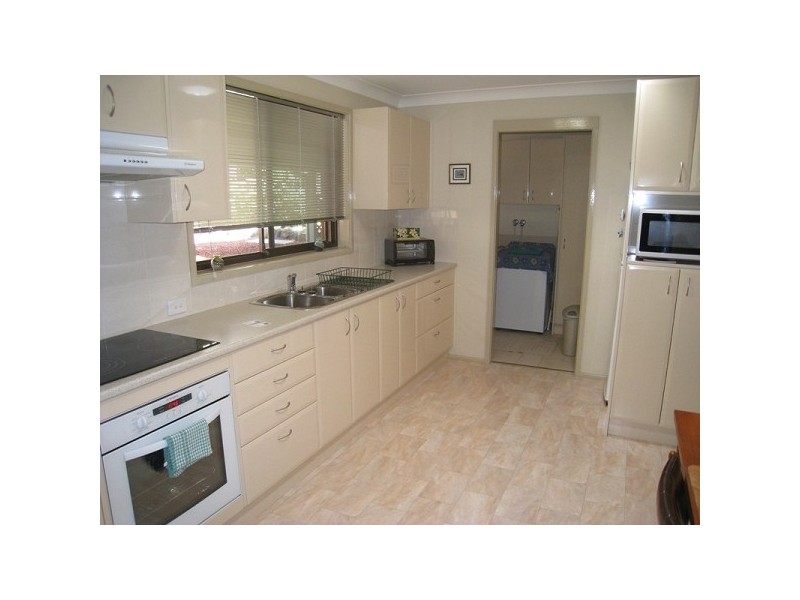 4 Taranaki Place, Macquarie Hills NSW 2285