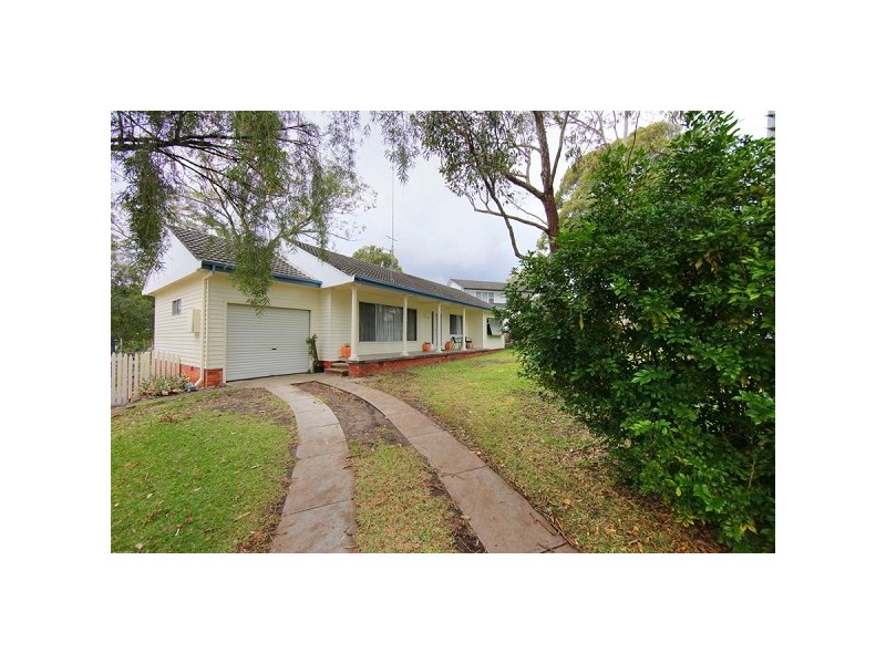 22 Anglers Place, Eleebana NSW 2282