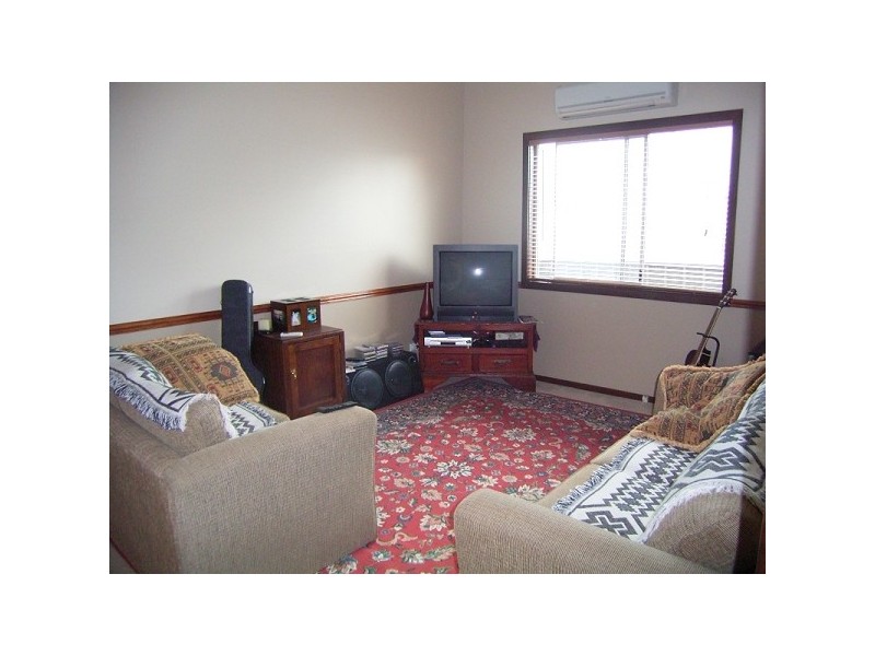 4 Young Road, Broadmeadow NSW 2292