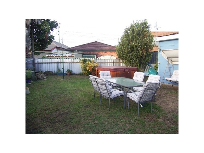 4 Young Road, Broadmeadow NSW 2292