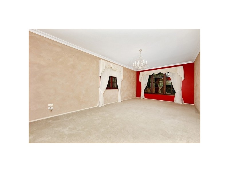 4 Fernleigh Loop, Adamstown Heights NSW 2289