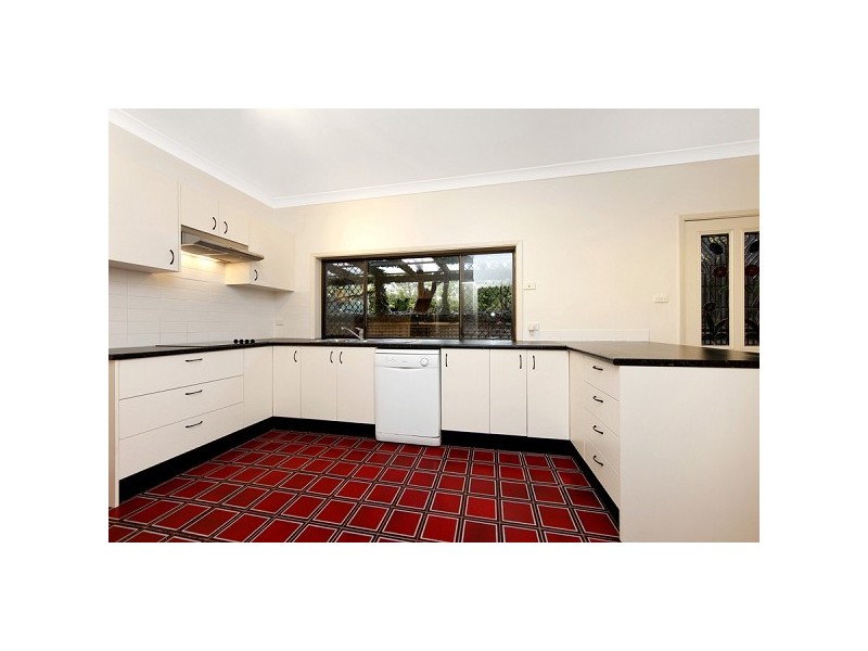 4 Fernleigh Loop, Adamstown Heights NSW 2289