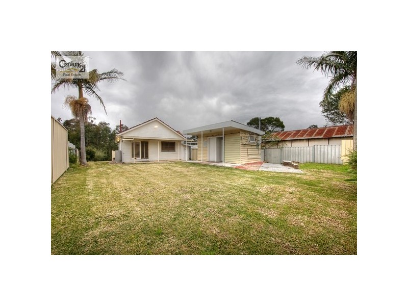 42 Lovell Parade, Shortland NSW 2307