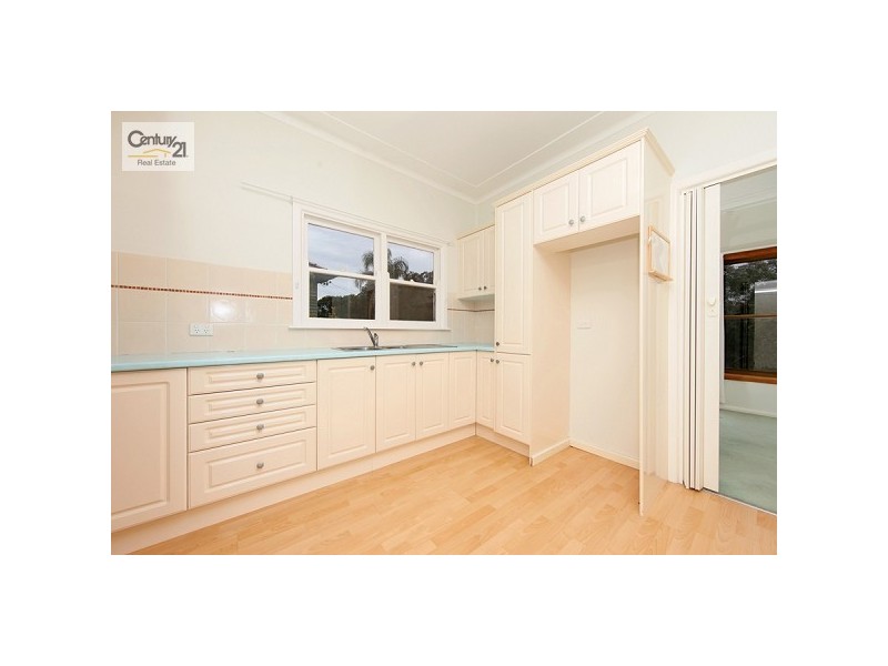 42 Lovell Parade, Shortland NSW 2307