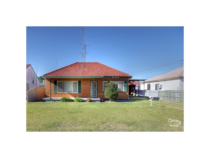 8 Arthur Street, Cardiff South NSW 2285