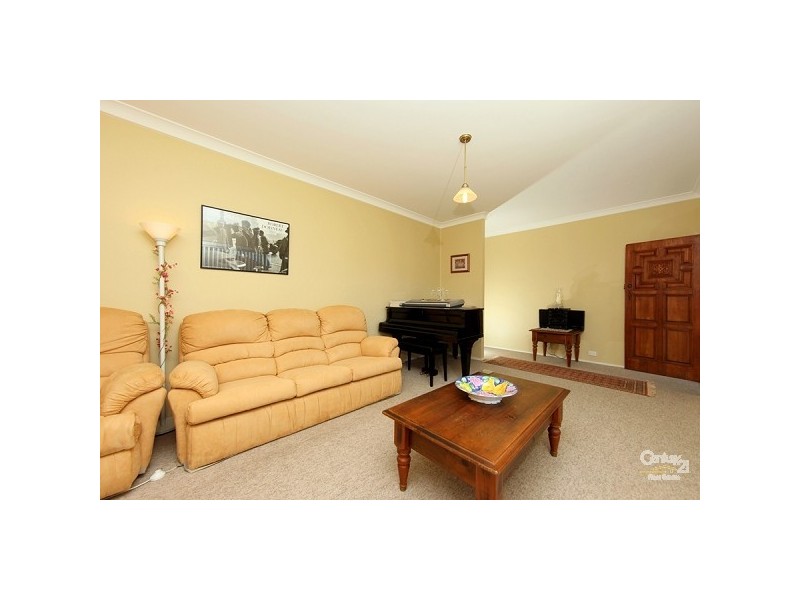 8 Arthur Street, Cardiff South NSW 2285
